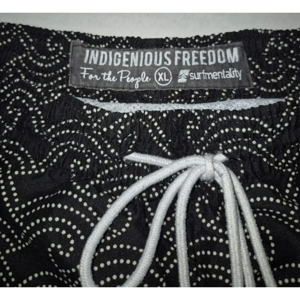 Indigenous Freedom for the people men's XL black &‎ white patterned swim trunks